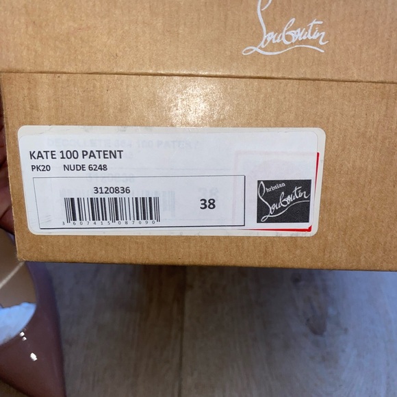 Christian Louboutin Kate 100 Pumps
Neutrals
Pointed-Toes
Stiletto Heels - Picture 4 of 4